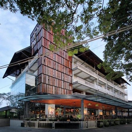 Hay Bandung Hotel Exterior foto