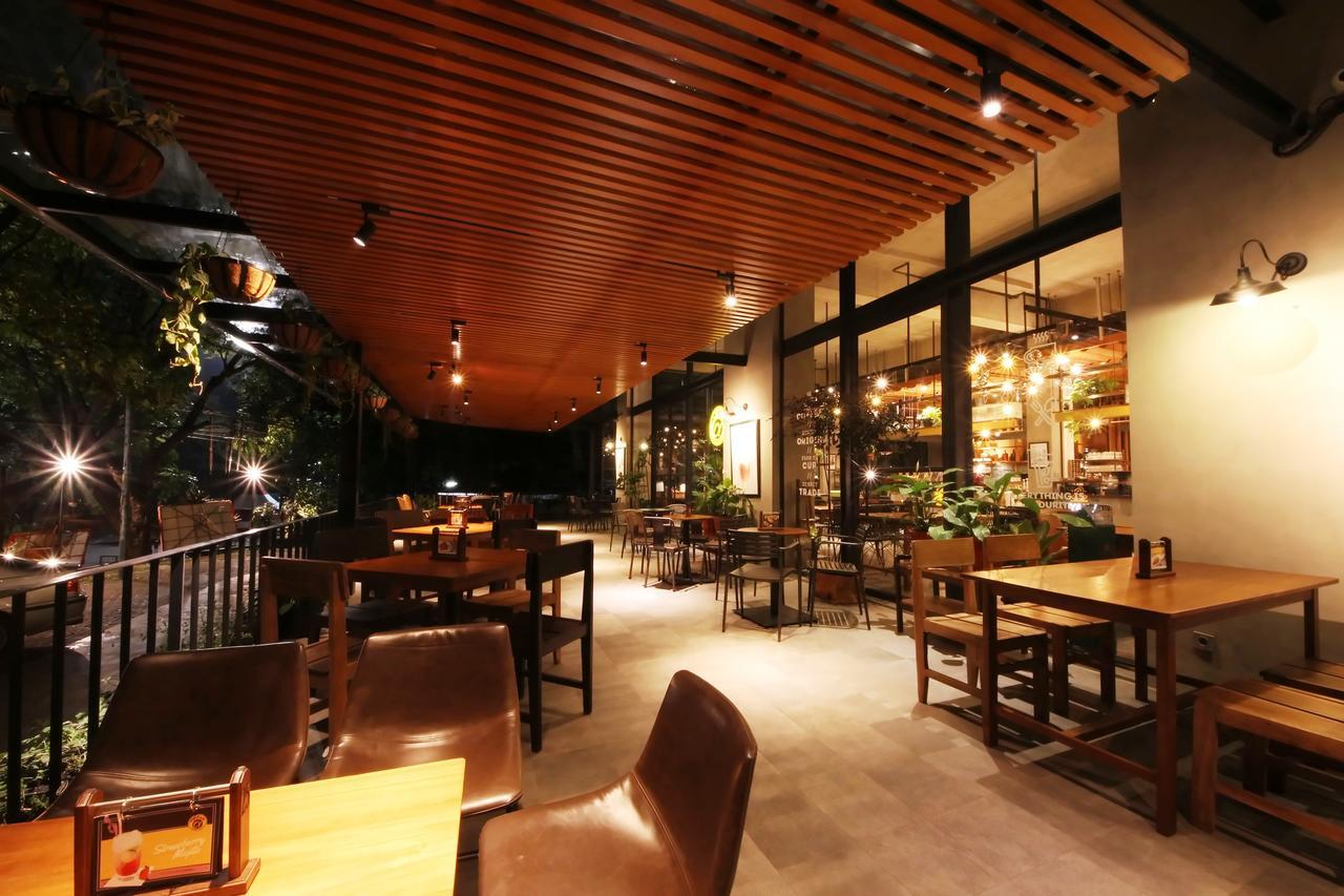 Hay Bandung Hotel Exterior foto